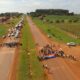 Estudiantes cerraron la ruta PY02 a la altura de Ciudad del Este, en protesta. Foto: Gentileza.