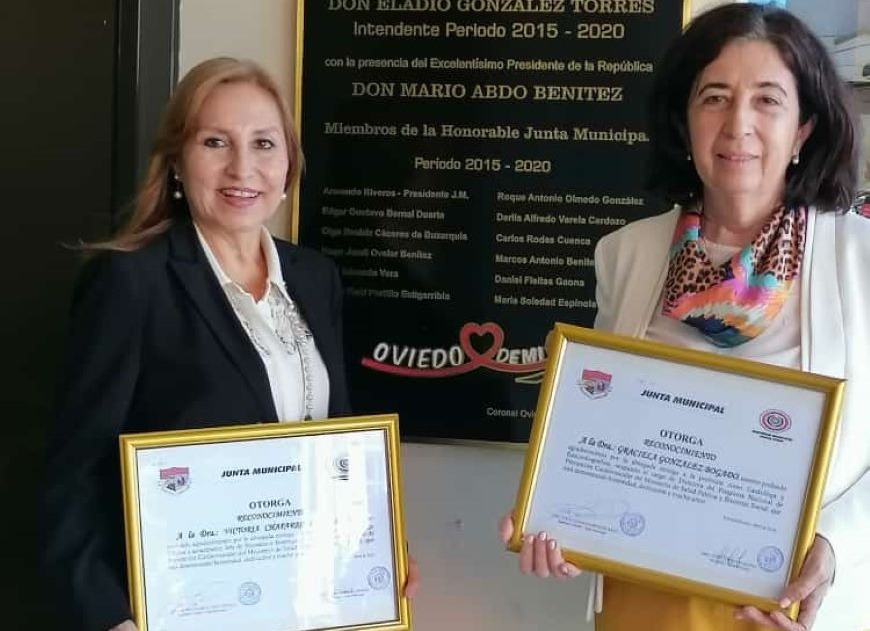 Las médicas fueron reconocidas por la Junta Municipal de Coronel Oviedo. Foto: MSP BS.