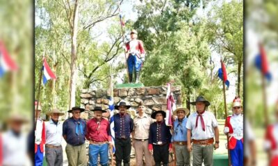 Jinetes uruguayos en Paraguay. Foto: Ejército de Uruguay.