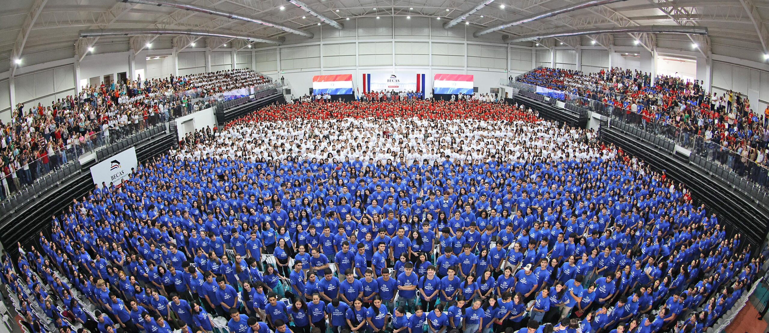 Becarios del Gobierno. Foto: Presidencia.