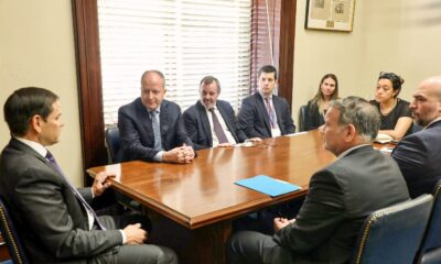 Reunión con el ministro de Economia y el senador de EE.UU. Foto: Ministerio de Economia.