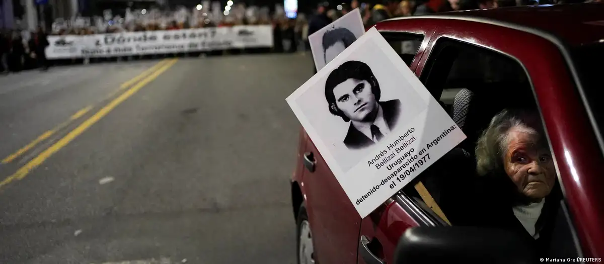 Marcha en silencio en por los desaparecidos en Uruguay. Foto: DW.