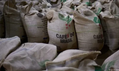 Costales de café esperan en Sao Paulo, Brasil, a ser transportados.Imagen: Igor Do Vale/picture alliance/ZUMA Press Wire