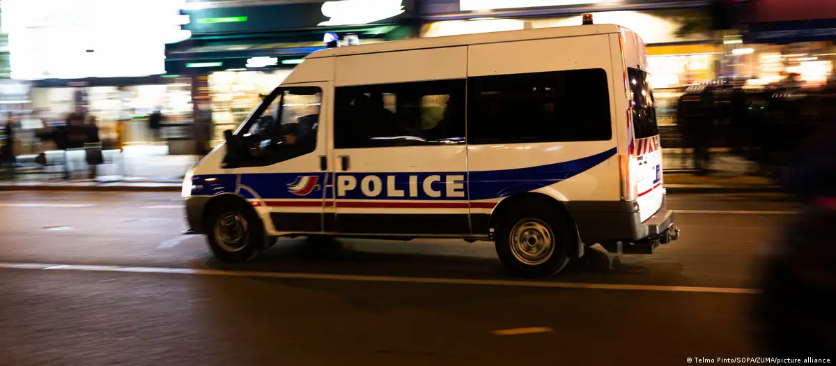 Policía de Francia. Foto: DW.