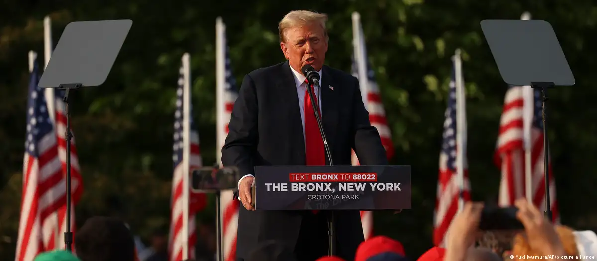 El expresidente Donald Trump habla durante un mitin, en el barrio neoyorquino del Bronx.Imagen: Yuki Iwamura/AP/picture alliance