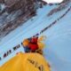 Los guías más experimentados aseguran que nunca experimentaron tanto frío en la montaña como este año. Foto: CNN.