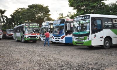 Parada única de buses en Asunción. Foto: Óscar Rodríguez.