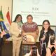 Rigoberta Menchú, Premio Nobel de la Paz 1992, está en Paraguay. Foto: Gentileza.