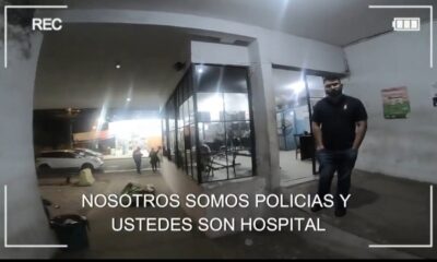 Agente de la Policía Nacional llevó a una mujer hasta el hospital y grabó la desidia con la que fue tratada la paciente. Foto: Captura video