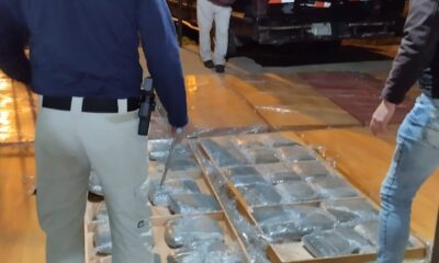 Incautación de un cargamento de 250 panes de presunta marihuana. Foto: Policía Nacional.