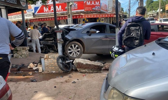 Accidente dejó heridos a niños en Luque. Foto: @elpoderpy