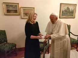 La directora de Unicef, Catherine Russell, y el Papa Francisco - UNICEF