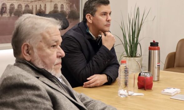 Jorge Brítez y el presidente de la República, Santiago Peña. Foto: Gentileza.