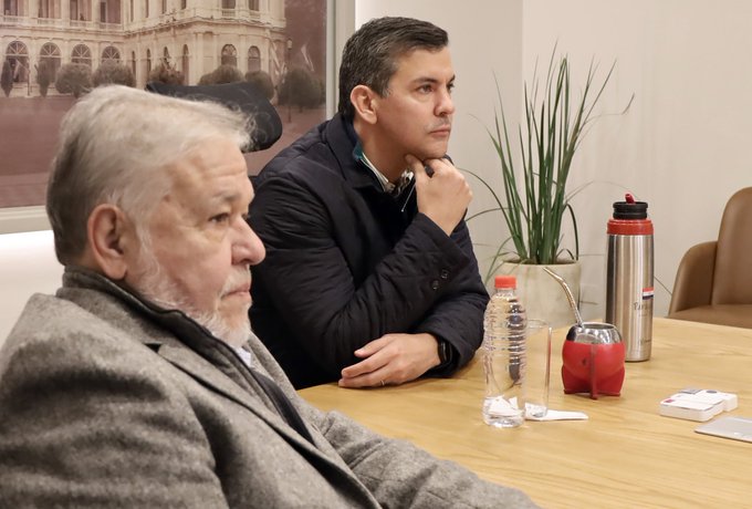 Jorge Brítez y el presidente de la República, Santiago Peña. Foto: Gentileza.