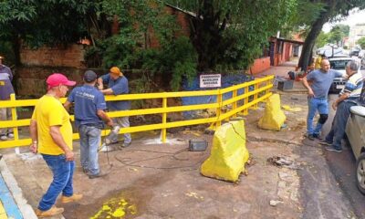 Instalación de vallado en la zona del arroyo de Luque. Foto: El Poder.