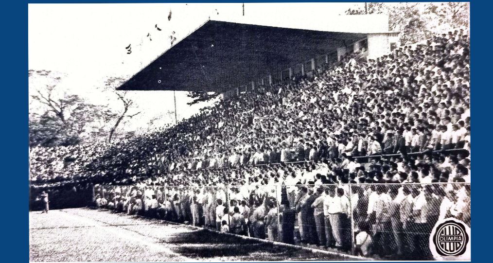 Así lucía el sector preferencial del remosado estadio en 1965. Foto: Gentileza.