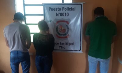 Los tres detenidos por tenencia de armas ilegales están a disposición del Ministerio Público. Foto: Gentileza.