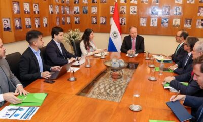 El ministro de Economía y Finanzas, Carlos Fernández Valdovinos, se reunió con al presidente ejecutivo del Banco de Desarrollo de América Latina y el Caribe. Foto: MEF.