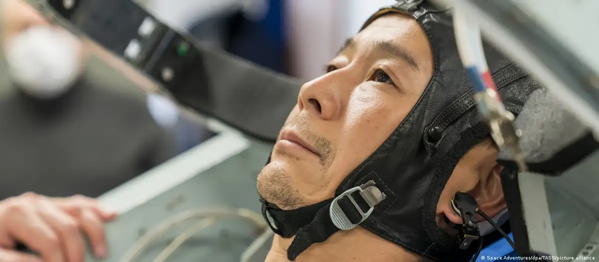 Maezawa entrena para ir a la Estación Espacial Internacional como turista (13.05.2021)Imagen: Space Adventures/dpa/TASS/picture alliance/DW