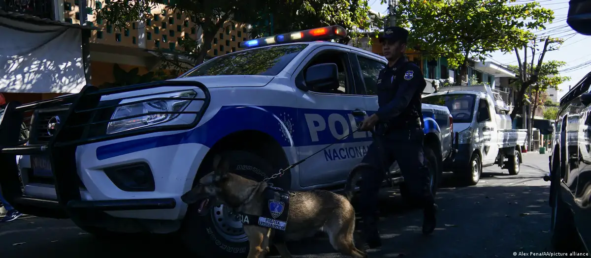 Policía de El Salvador. Foto:Alex Pena/AA/picture alliance/DW