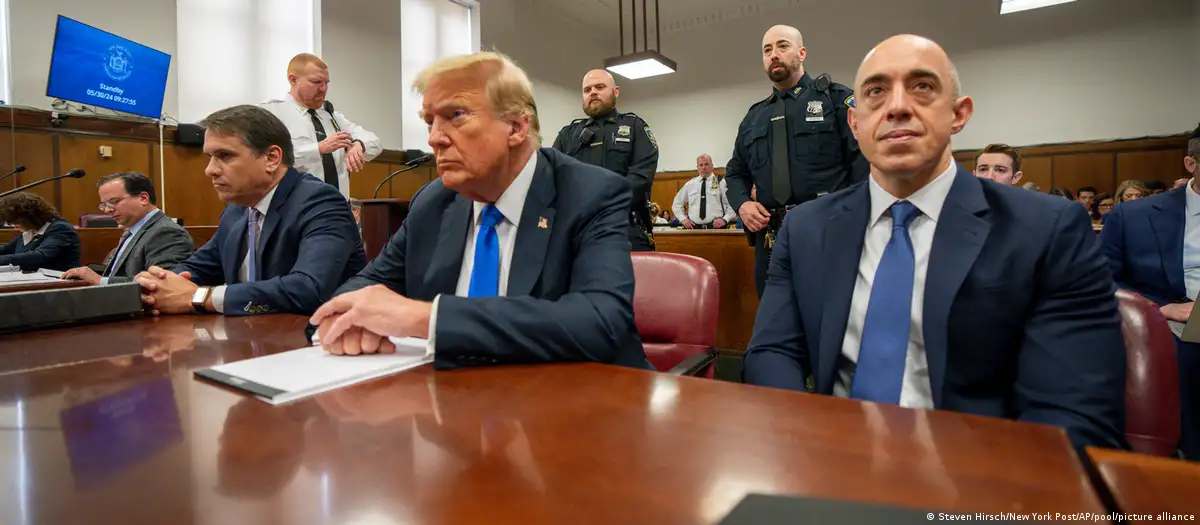 Donald Trump durante el juicio. Foto: DW/Archivo.