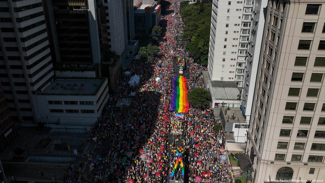 Marcha LGTBQ+ en San Pablo, Brasil. Imagen: Andre Penner/AP/dpa/picture alliance/DW