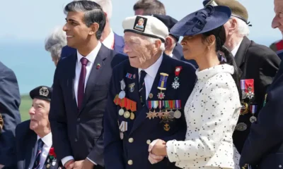 Sunak participó en una ceremonia en el memorial británico de Ver-sur-Mer, pero su ausencia en el acto principal en Omaha Beach le ganó duras críticas.Imagen: Gareth Fuller/AP/picture alliance