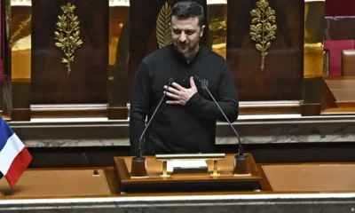 Frente a Rusia, "el mundo tiene que unirse para ganar" dijo Zelenski ante la Asamblea Nacional de Francia.Imagen: Julien de Rosa/AFP/Getty Images