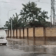 Inundación en la cabecera del Puente Héroes del Chaco. Foto: Captura de pantalla.