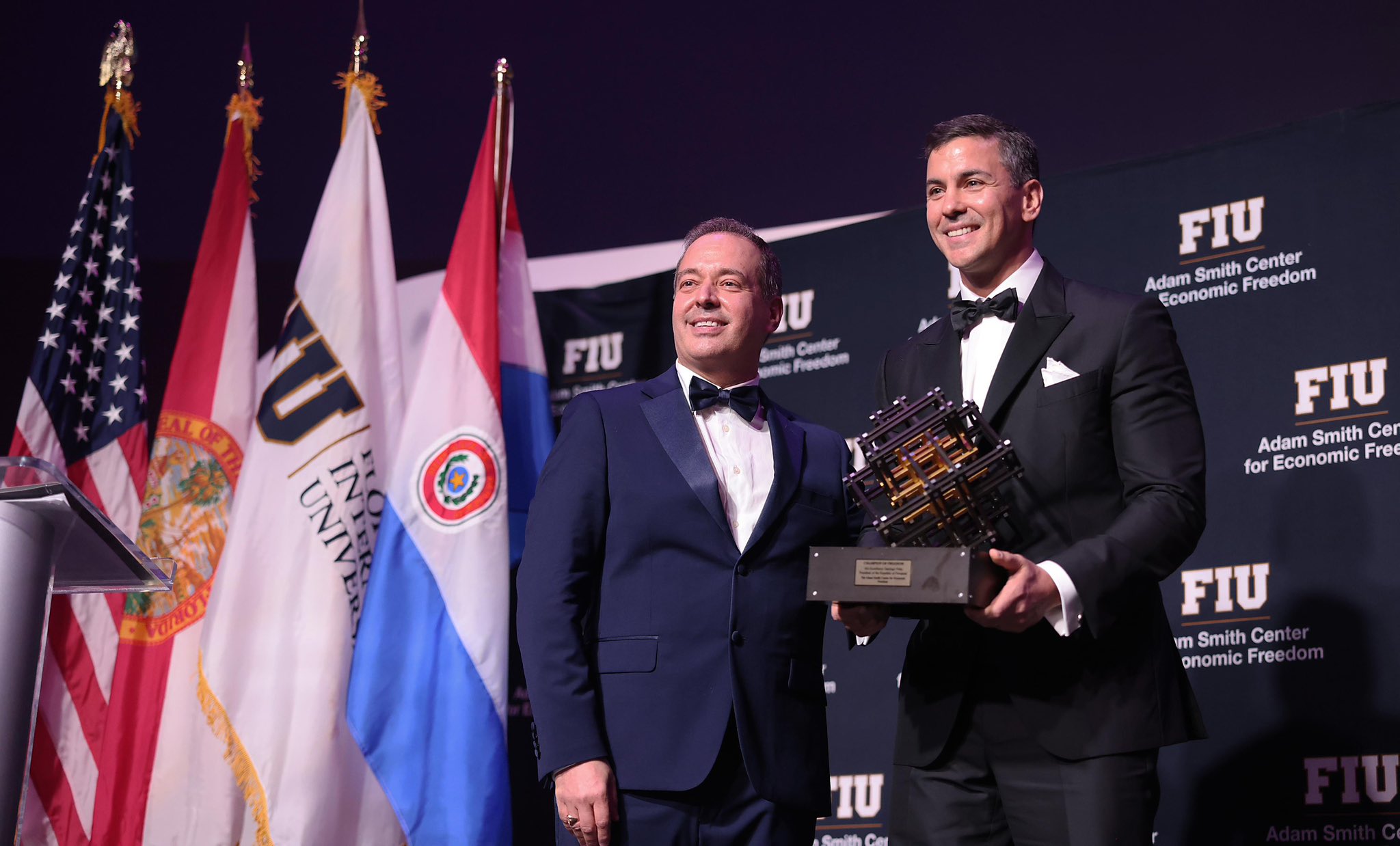 Santiago Peña durante el evento de premiación. Foto: Presidencia.