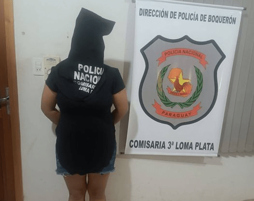 La mujer que habría intentado asfixiar a su hija menor de dos años fue puesta a disposición de la Fiscalía. Foto: Policía Nacional.