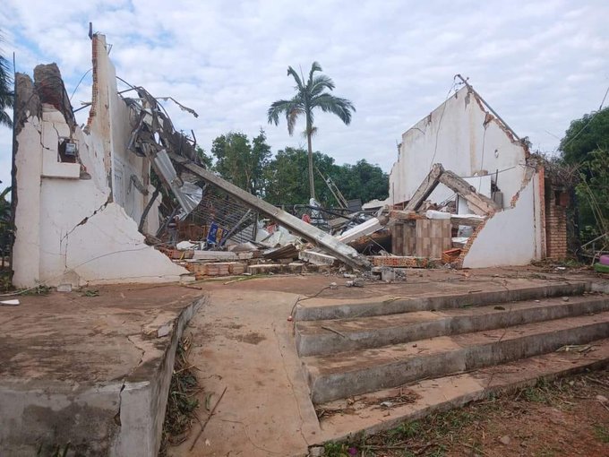 Destrozos por tornado en Caaguazú. Foto: Radio 1.000.