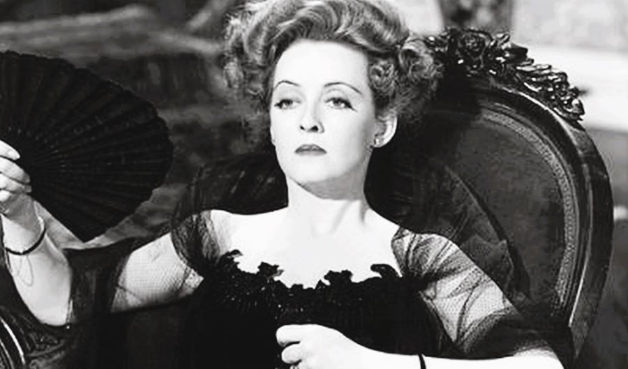 Bette Davis en "The Little Foxes" (1941). Crédito: RKO Pictures