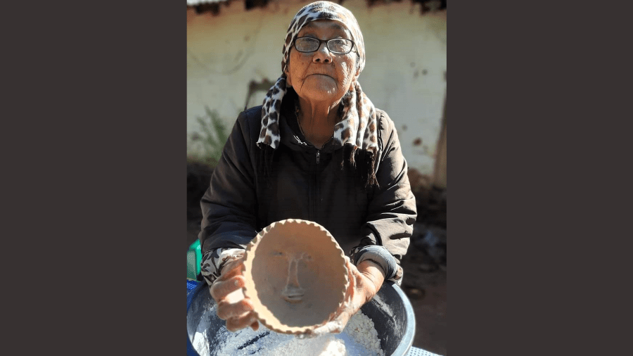 Doña Rosalina Robles, Tesoro Nacional Viviente. Cortesía