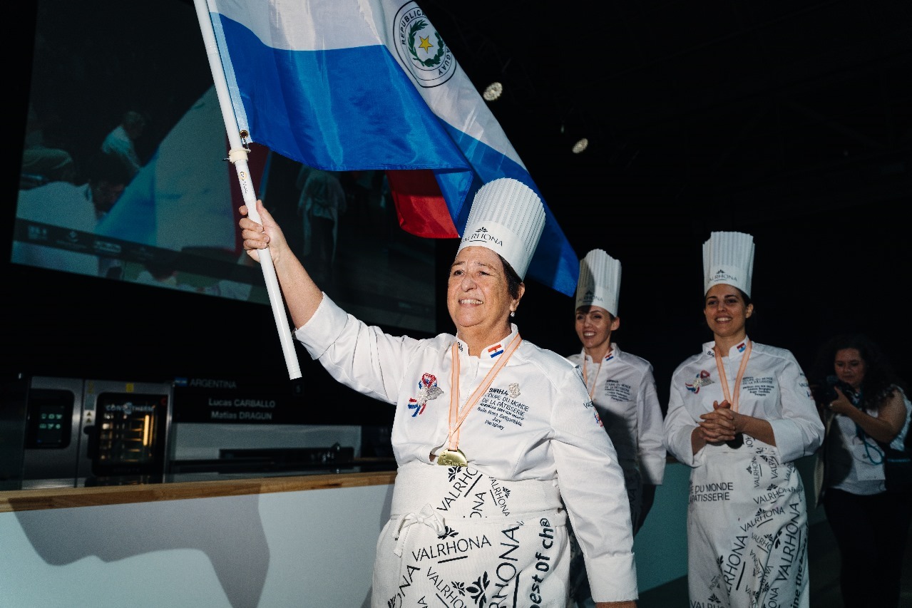 Chiara Pederzani, Johanna Borgognon y Giovana Pederzani, medallistas de plata del Mundial de Pastelería. Foto: Gentileza.