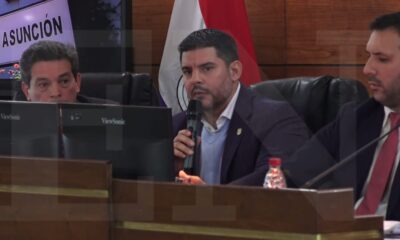 Óscar "Nenecho" Rodríguez presenta informe sobre el uso de dinero ante la Junta Municipal. Foto: El Nacional. Archivo.