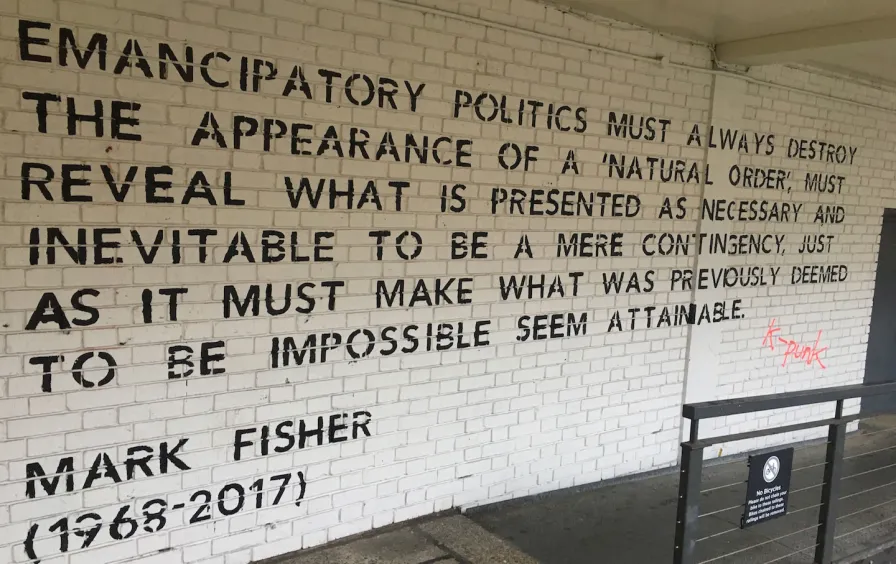 Mural en la Goldsmiths University de Londres: “Las políticas emancipatorias deben destruir siempre la apariencia de un ‘orden natural’, deben desenmascarar lo que se presenta necesario e inevitable como una mera contingencia, también debe hacer que lo que antes se consideraba imposible parezca alcanzable”. Archivo