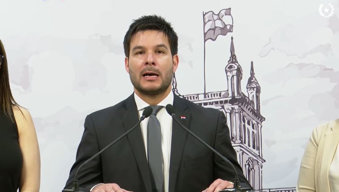 ministro de la Niñez, Walter Gutiérrez. Foto: Presidencia.