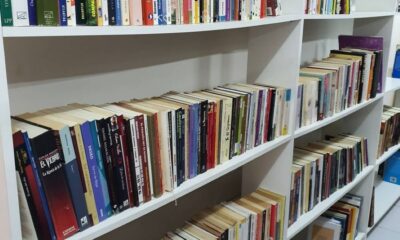 Libros de autores paraguayos en el Centro Cultural Punto Divertido. Cortesía