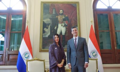 Santiago Peña recibió a la ministra de Estado, Reem Al Hashimy. Foto: Gentileza.