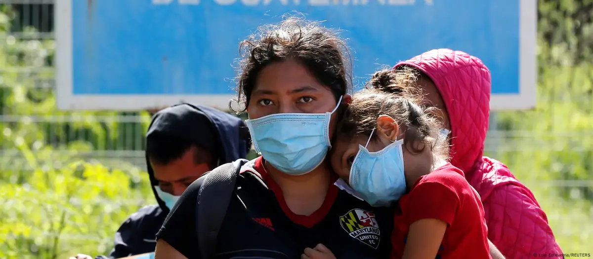 Familia mexiccana. Foto: Luis Echeverria/REUTERS/DW