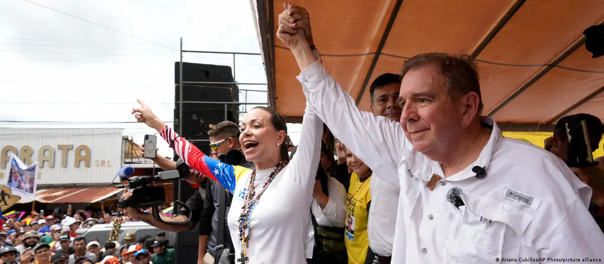 María Corina Machado y el candidato presidencial de la oposición Edmundo González Urrutia. Imagen de archivo. Imagen: Ariana Cubillos/AP Photo/picture alliance