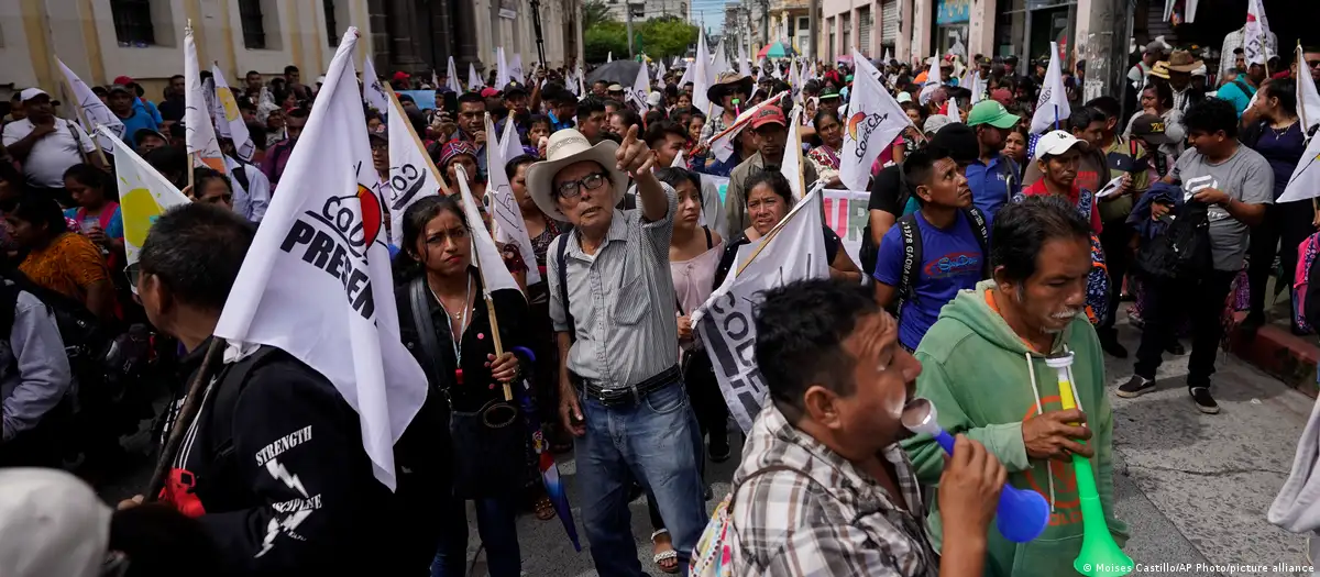 Los grupos manifestantes también demandaron que se nacionalice la energía eléctrica. Imagen: Moises Castillo/AP Photo/picture alliance