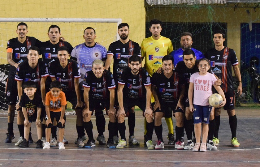 Plantel 2024 de Atlético Tacumbú. Foto: Sol Fariña.