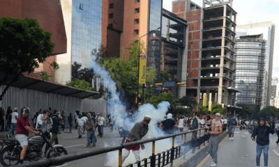 Disturbio y protesta tras las elecciones en Venezuela que fue denunciada por fraude electoral. Foto: Infobae.