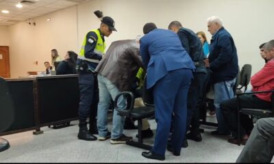 El hombre fue sacado de la sala de juicios. Foto: Lucas Zaracho.