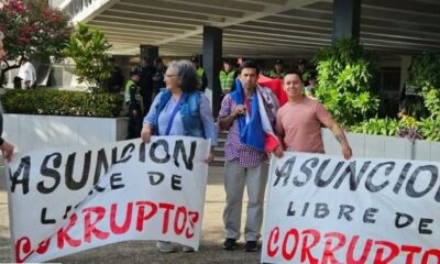 Manifestación frente a la Municipalidad de Asunción. Foto: 680 AM