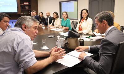 Reunión de autoridades con el presidente de la República Santiago Peña. Foto: Gentileza.