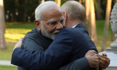 El abrazo entre Narendra Modi y Vladimir Putin (Sputnik/Gavriil Grigorov/Pool via Reuters).