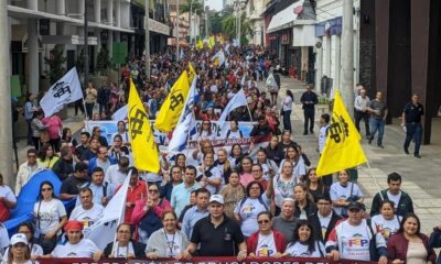 Multitudinaria marcha de docentes. Foto: Radio Cáritas.